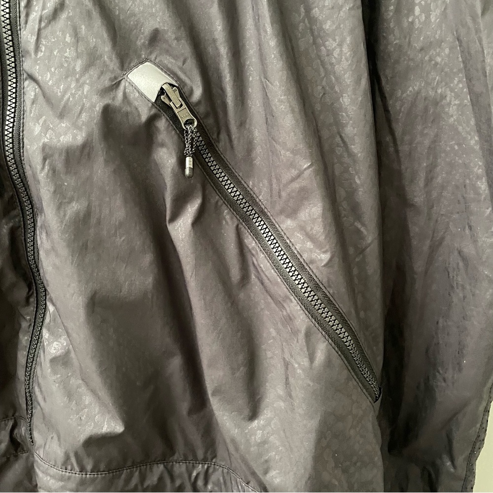 lululemon athletica Black Lightweight Hooded Windbreaker Jacket - Picture 7 of 16